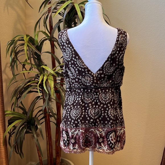 Gianni Bini v-neck Camisole size M, espresso, mauve and cream colored pattern. - Picture 3 of 6